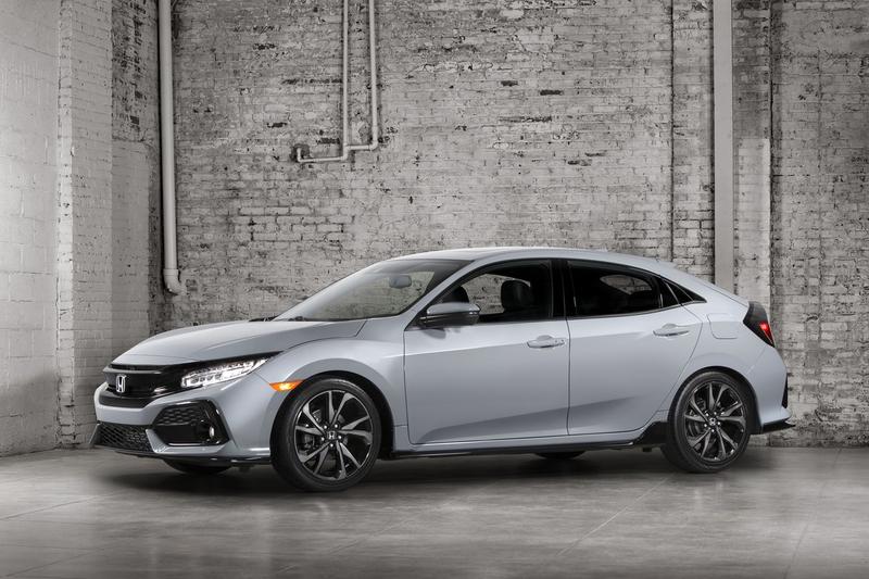 Illustration for article titled The 2017 Honda Civic Hatchback Is The Turbo Manual Mild Type-R We Deserve